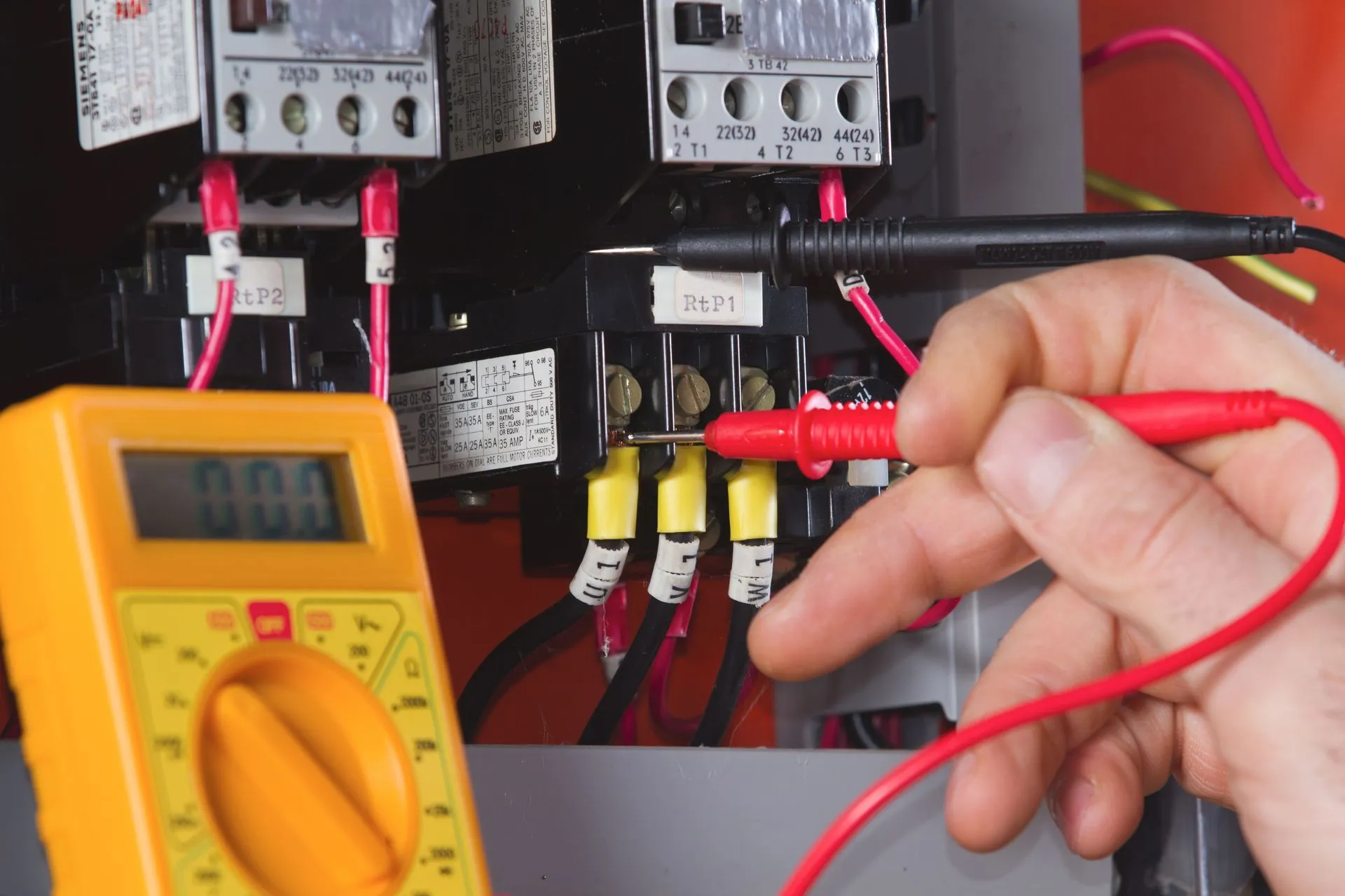 5 Reasons to Have Your Electrical Panel Wiring Inspected Regularly